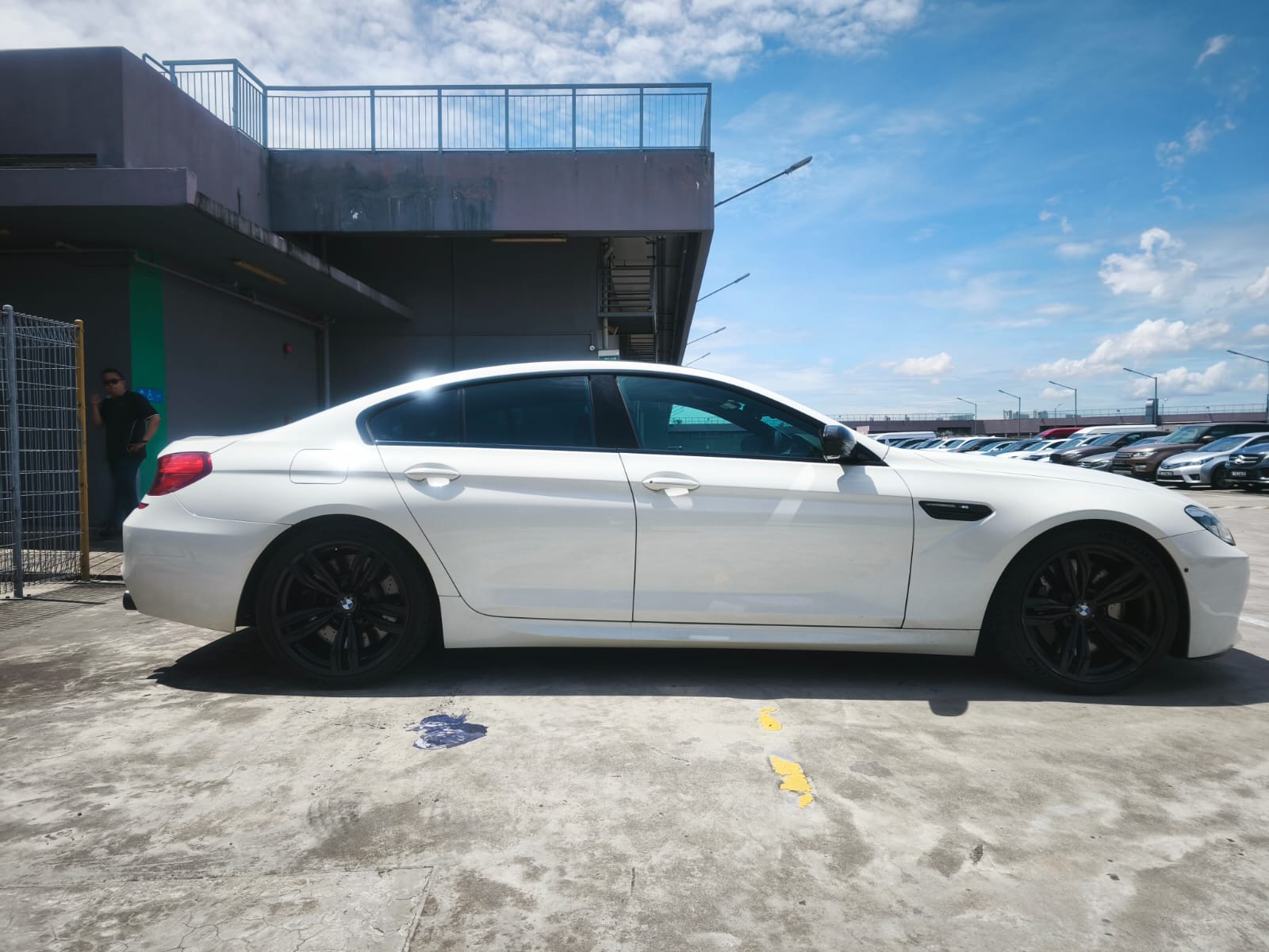 
								BMW M6 Gran Coupe full									
