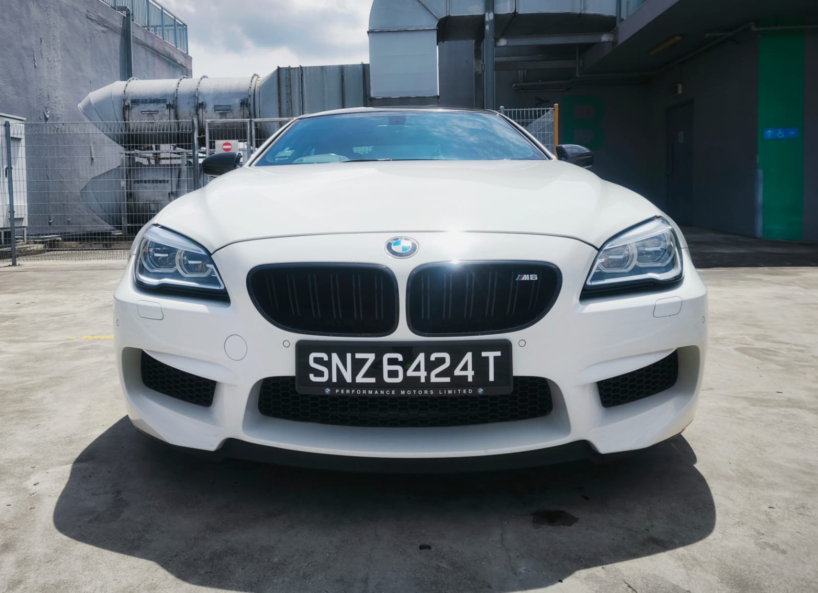 
								BMW M6 Gran Coupe full									