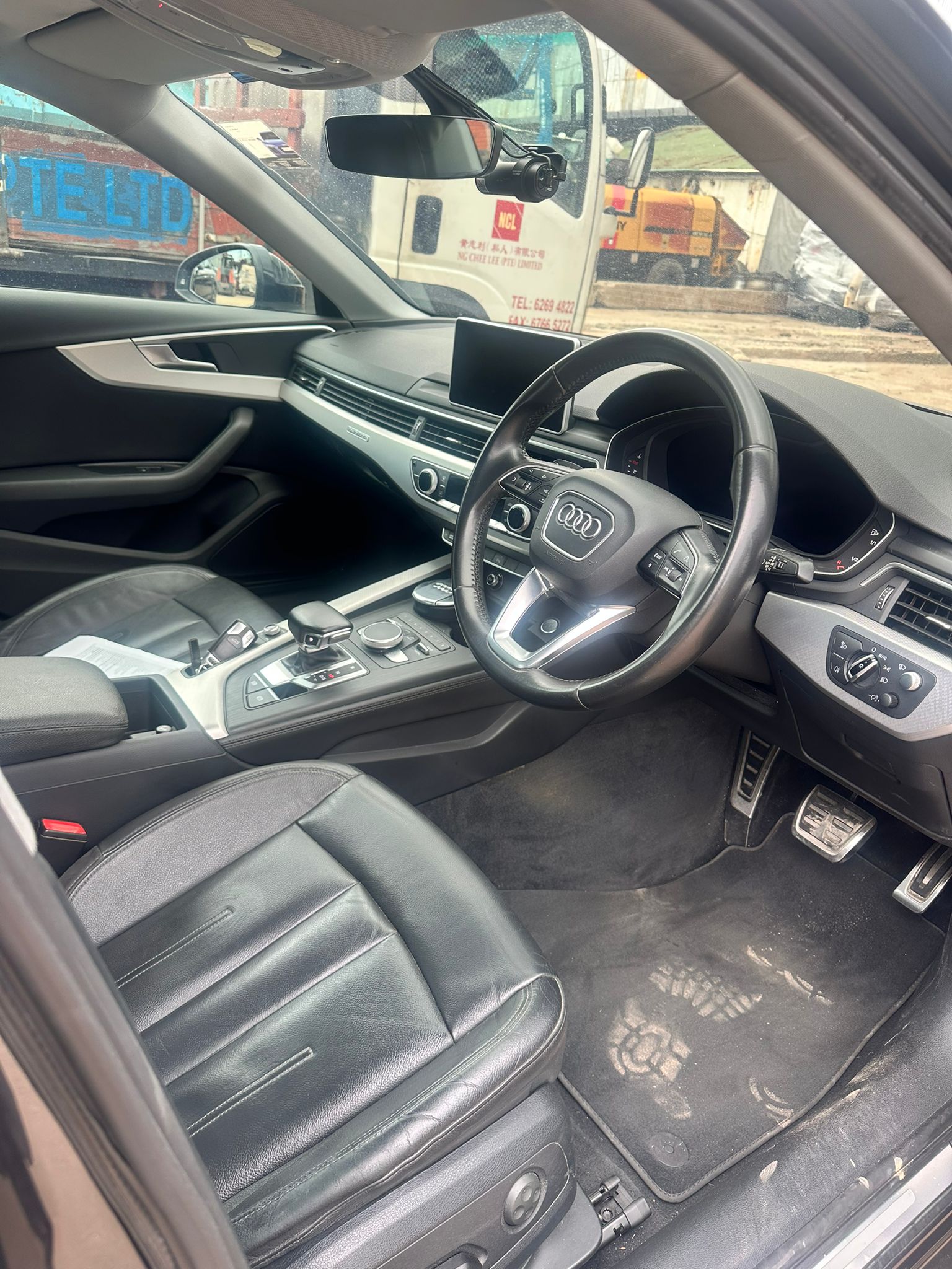 
								Audi A4 TFSI full									