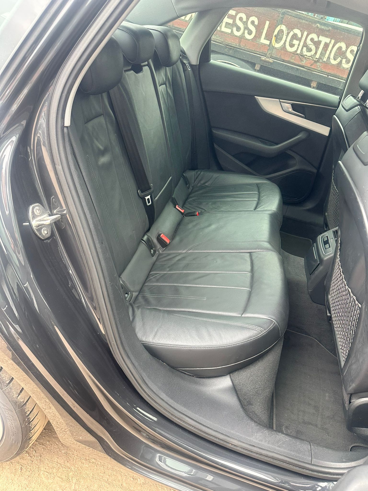
								Audi A4 TFSI full									