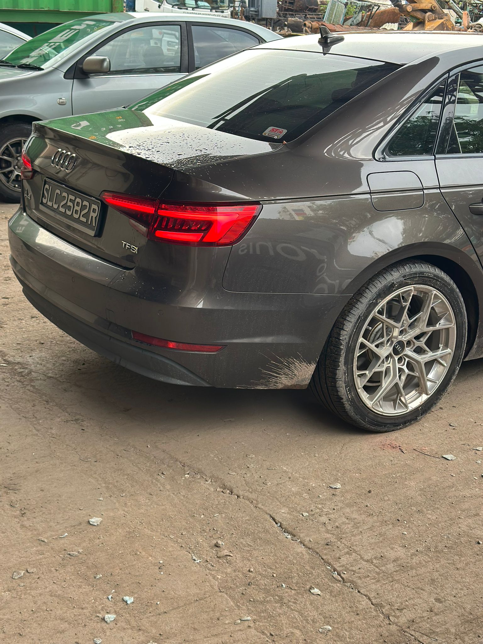 
								Audi A4 full									