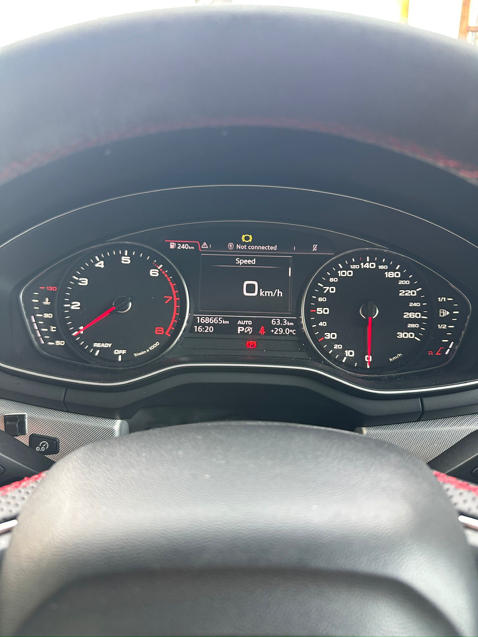 
								Audi A4 full									