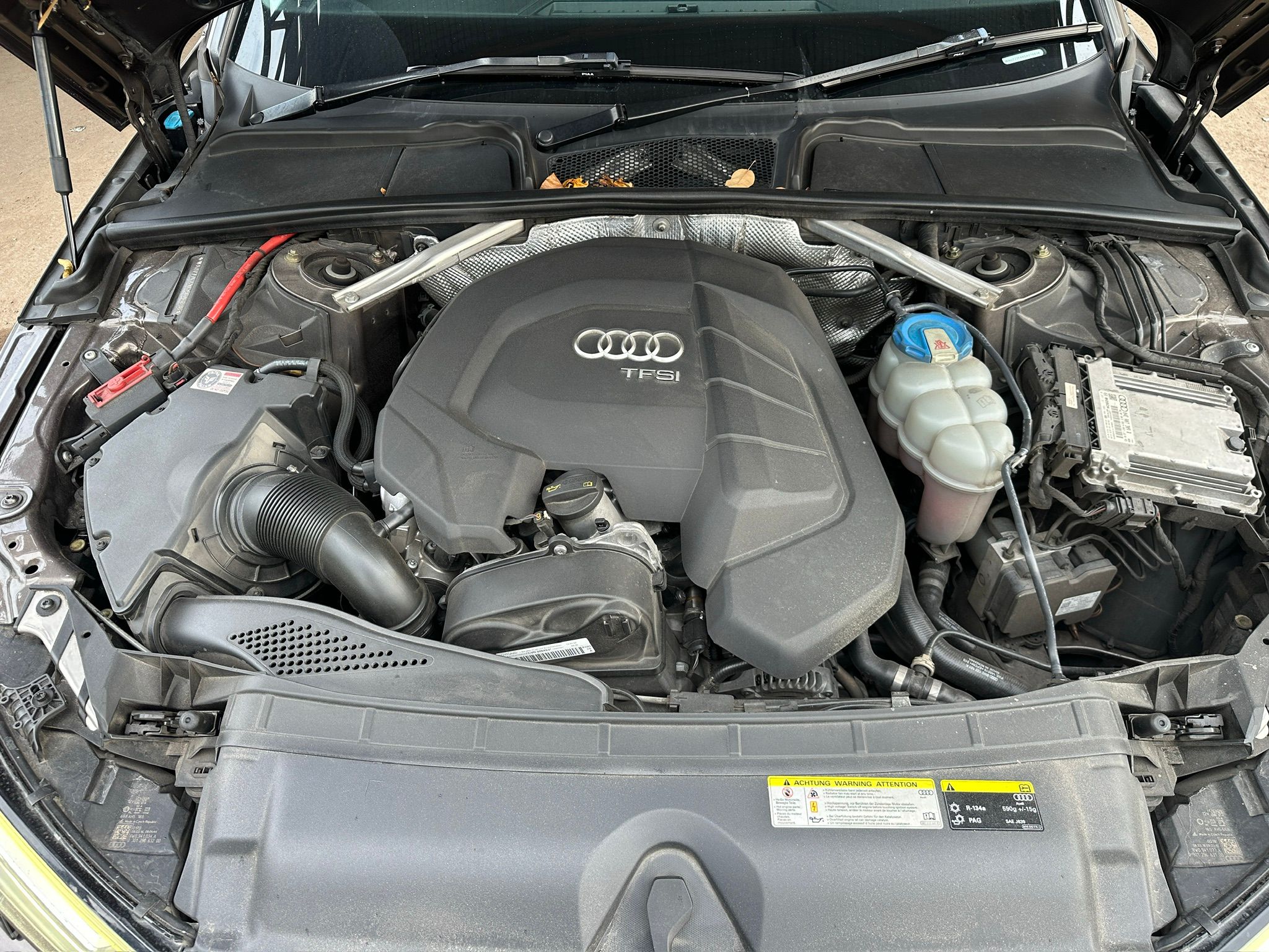 
								Audi A4 full									