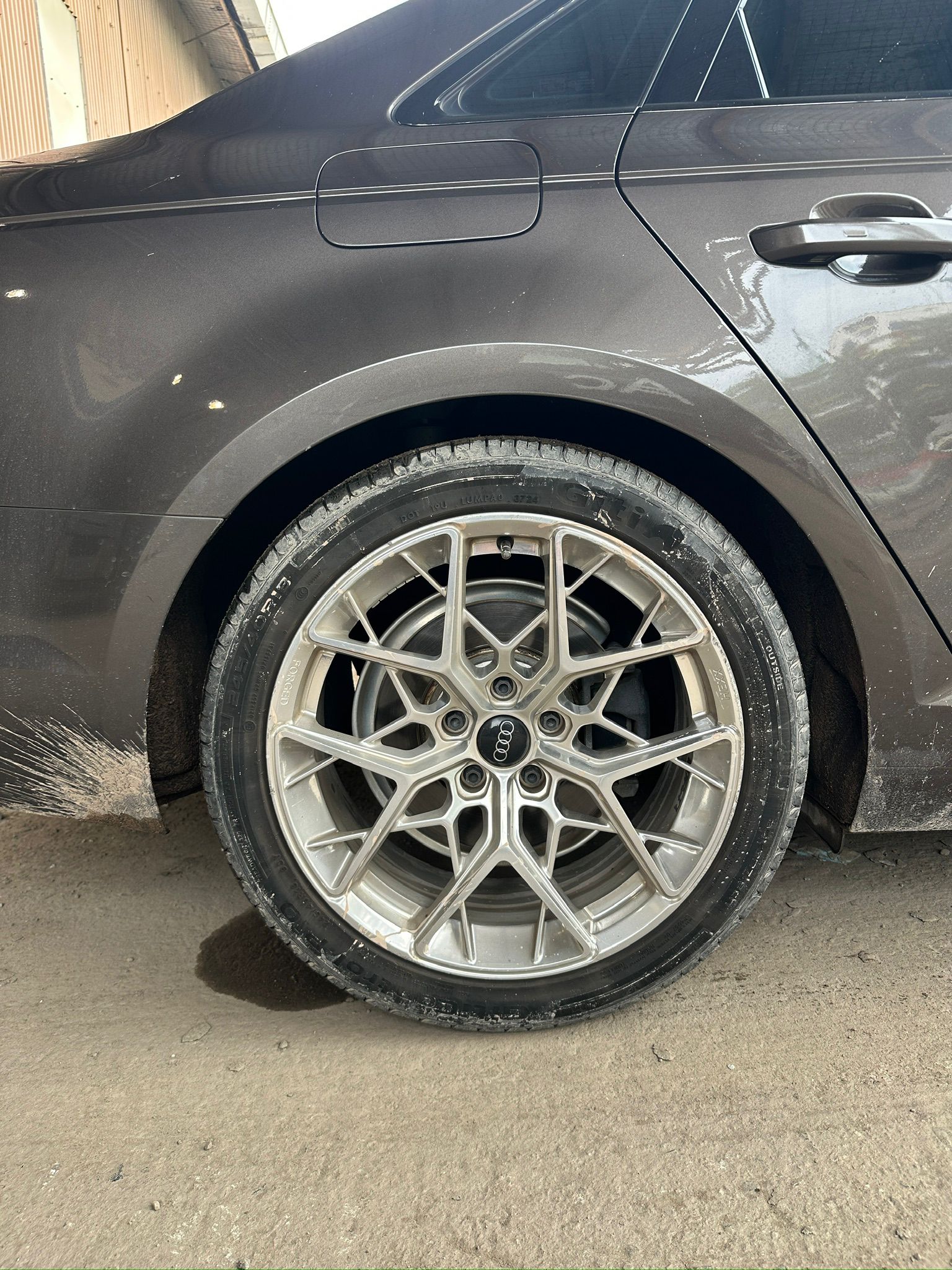
								Audi A4 full									
