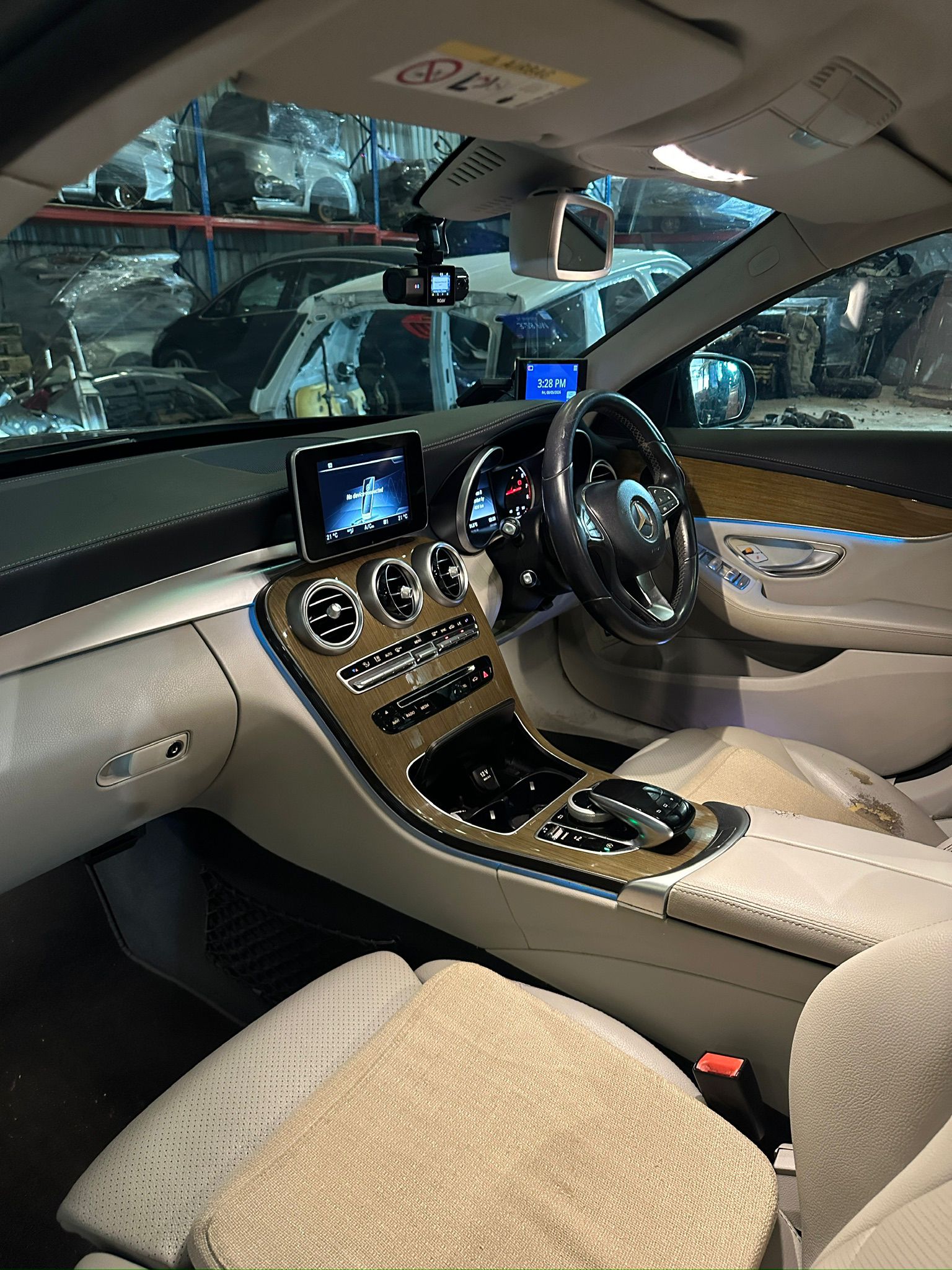
								Mercedes C180 full									