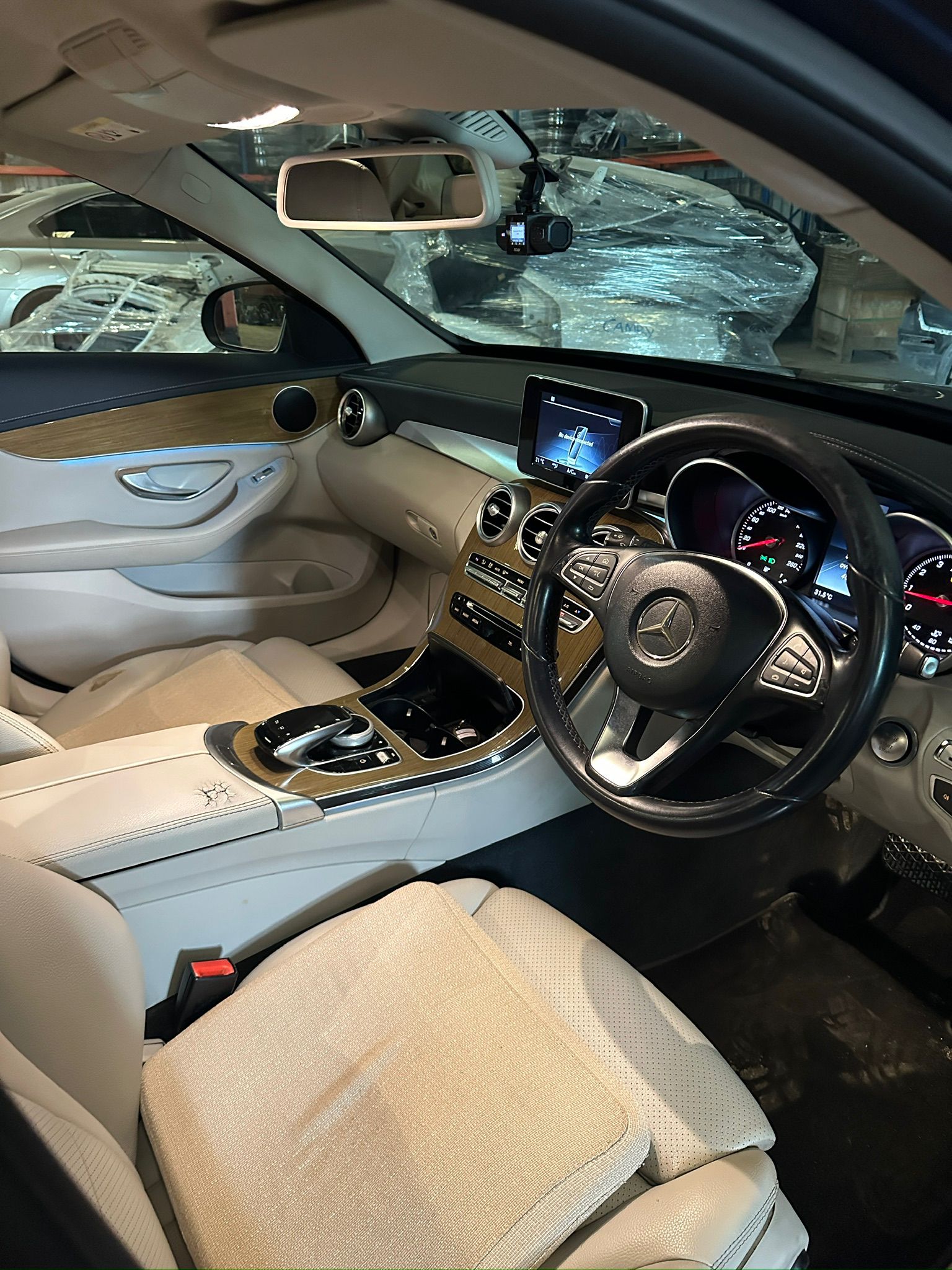 
								Mercedes C180 full									